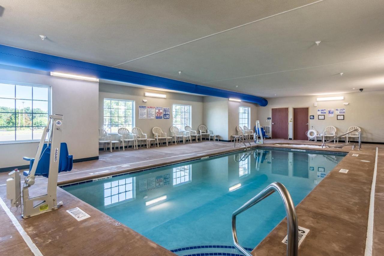 Cobblestone Hotel & Suites - Greenville ภายนอก รูปภาพ