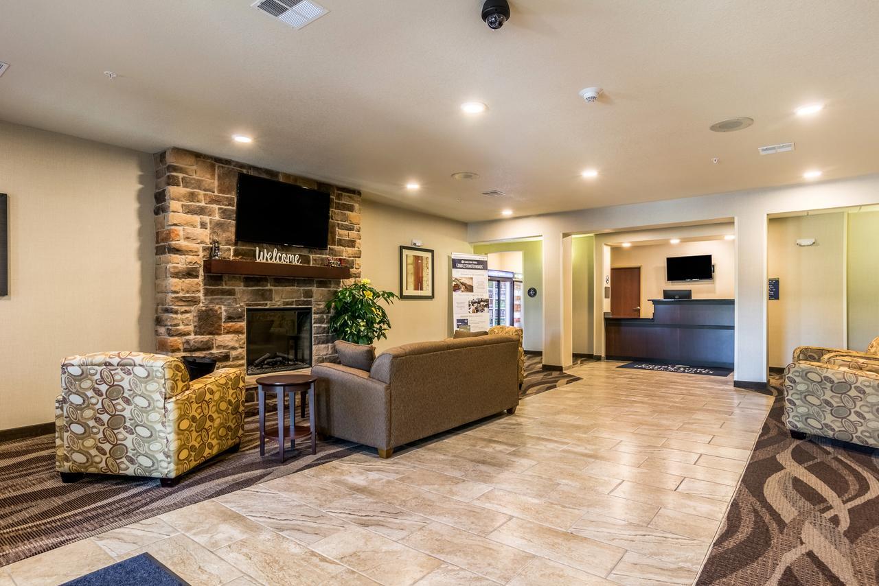 Cobblestone Hotel & Suites - Greenville ภายนอก รูปภาพ