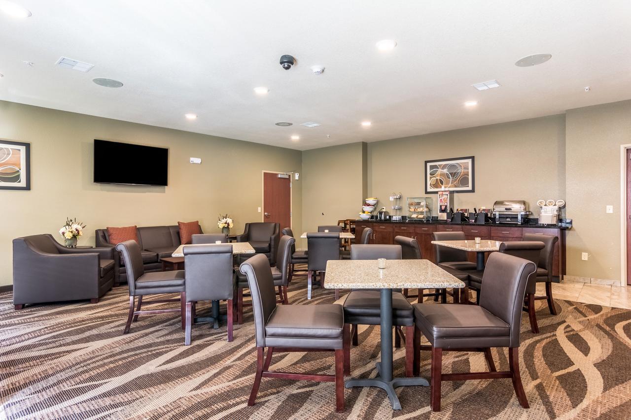 Cobblestone Hotel & Suites - Greenville ภายนอก รูปภาพ