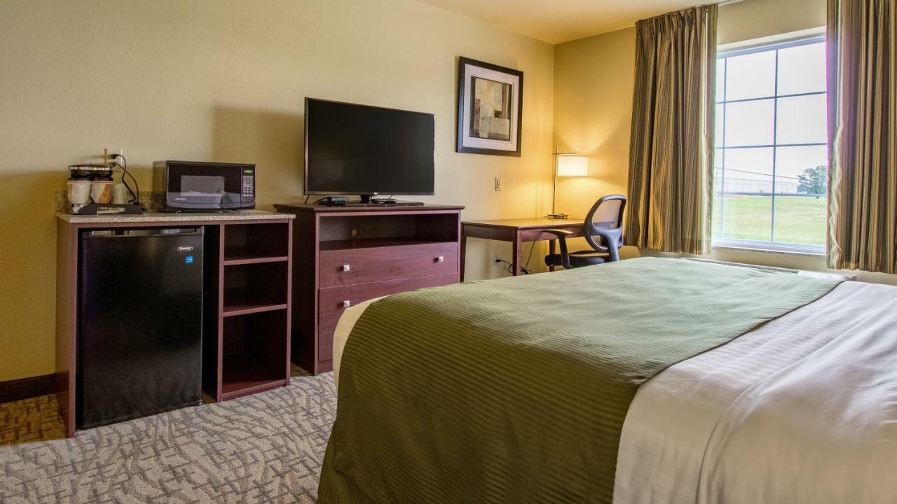 Cobblestone Hotel & Suites - Greenville ภายนอก รูปภาพ