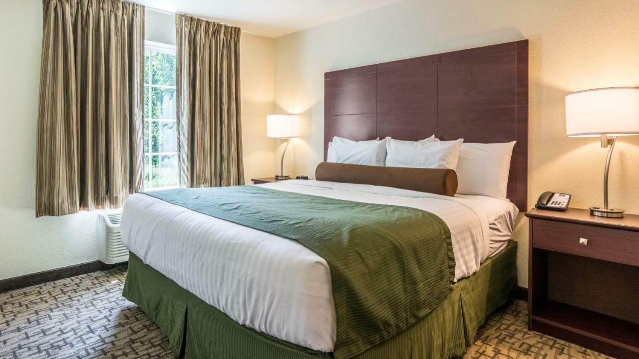 Cobblestone Hotel & Suites - Greenville ภายนอก รูปภาพ