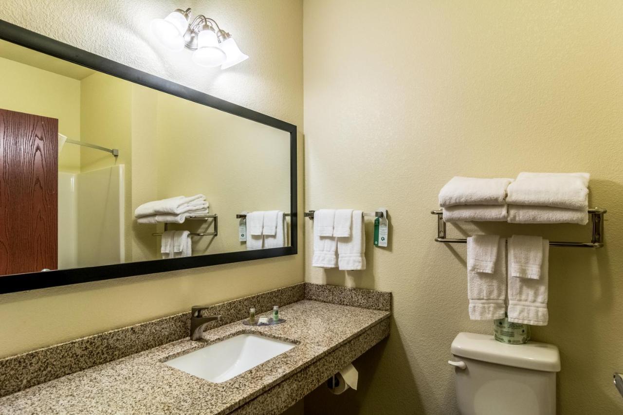 Cobblestone Hotel & Suites - Greenville ภายนอก รูปภาพ